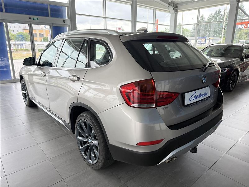BMW X1 2,0   18d,105kW,TAŽNÉ - fotka 4 z 22