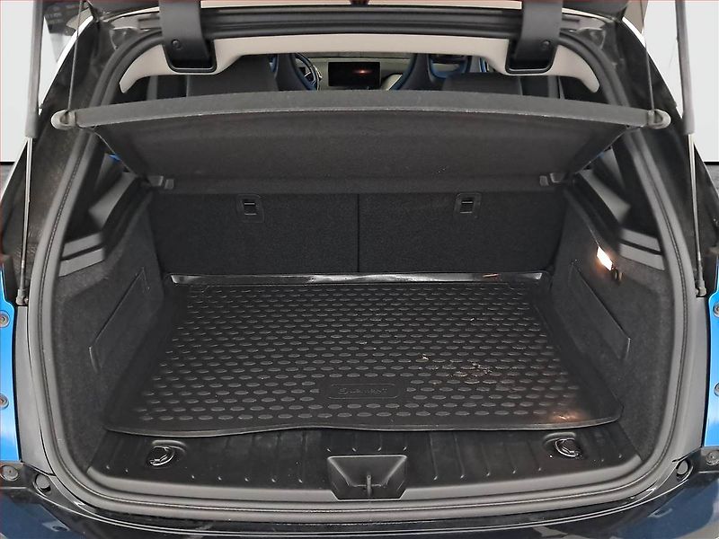 BMW i3 (2019) 94Ah BEV, SoH 89% - fotka 14 z 19