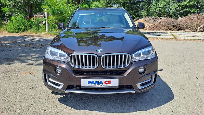 BMW X5 3.0 xDrive 30D - fotka 2 z 32