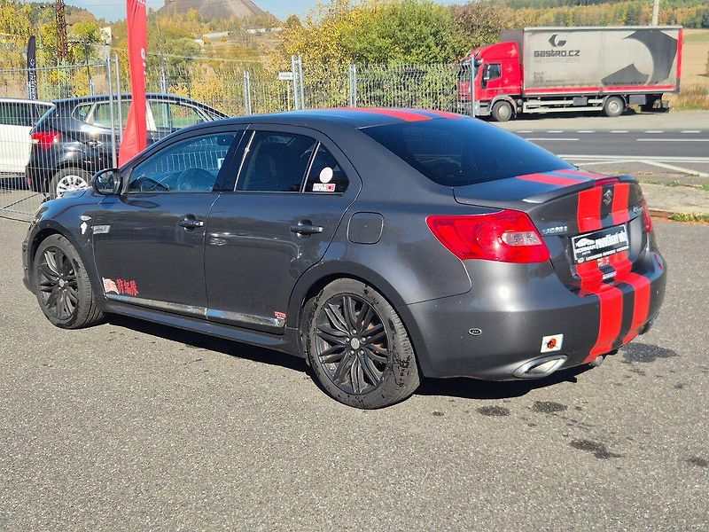 Suzuki Kizashi 2.4i 131kw,LPG,4WD,WEBASTO - fotka 7 z 24