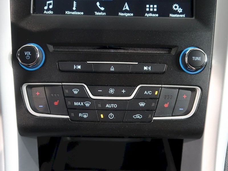 Ford Mondeo (2019) 1.5ecoBoost 121KW - fotka 24 z 31