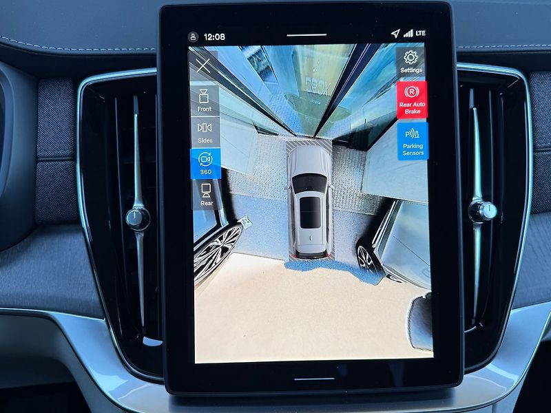 Volvo XC90 (2026) PLUS B5, kamery 360°, ventilac - fotka 20 z 23
