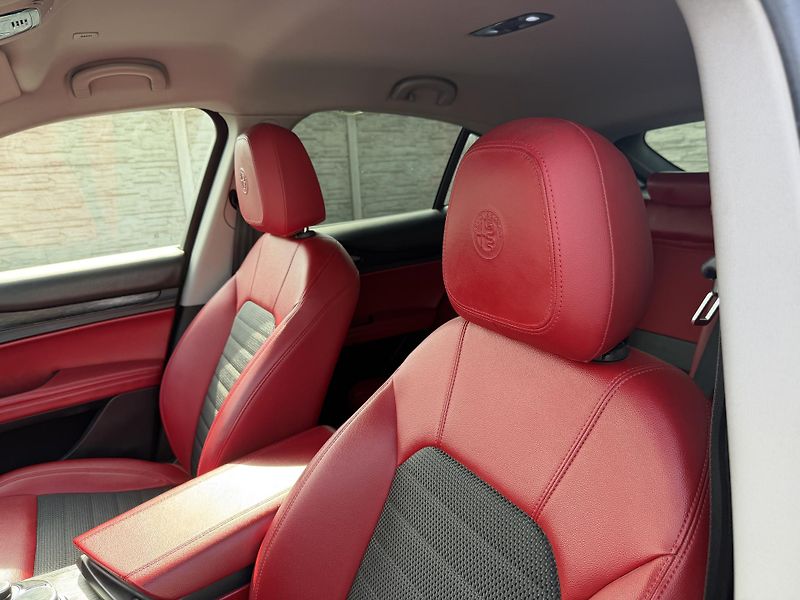 Alfa Romeo Stelvio 2.2JTDM Q4 4x4 210PS VELOCE 1A - fotka 98 z 167
