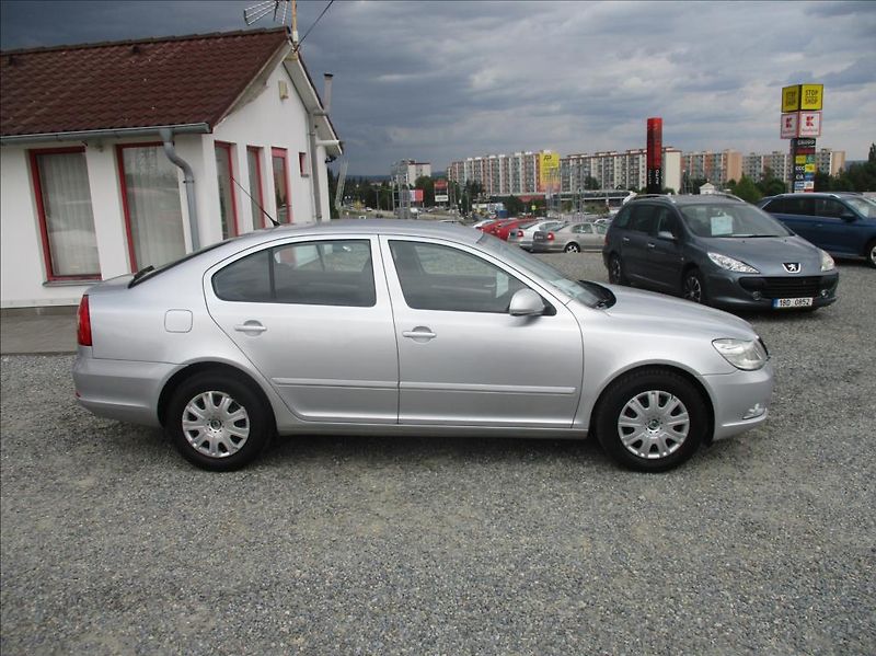 Škoda Octavia 1,4 TSI, klima, serv. kniha, - fotka 5 z 32