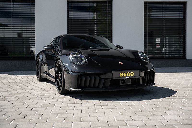 Porsche 911 Carrera GTS Coupe - fotka 1 z 28