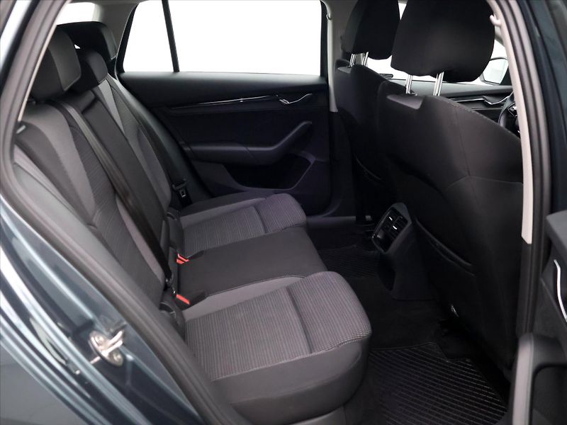 Škoda Octavia 2,0 TDI 110kW DSG CZ 1.Maj DPH - fotka 12 z 32