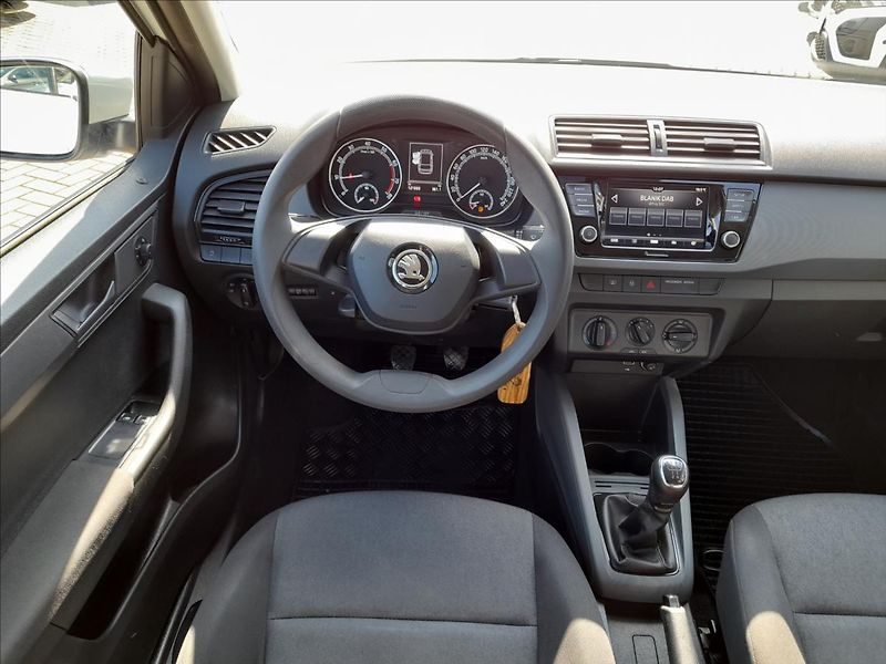 Škoda Fabia 1,0 TSi Trumf - fotka 13 z 18
