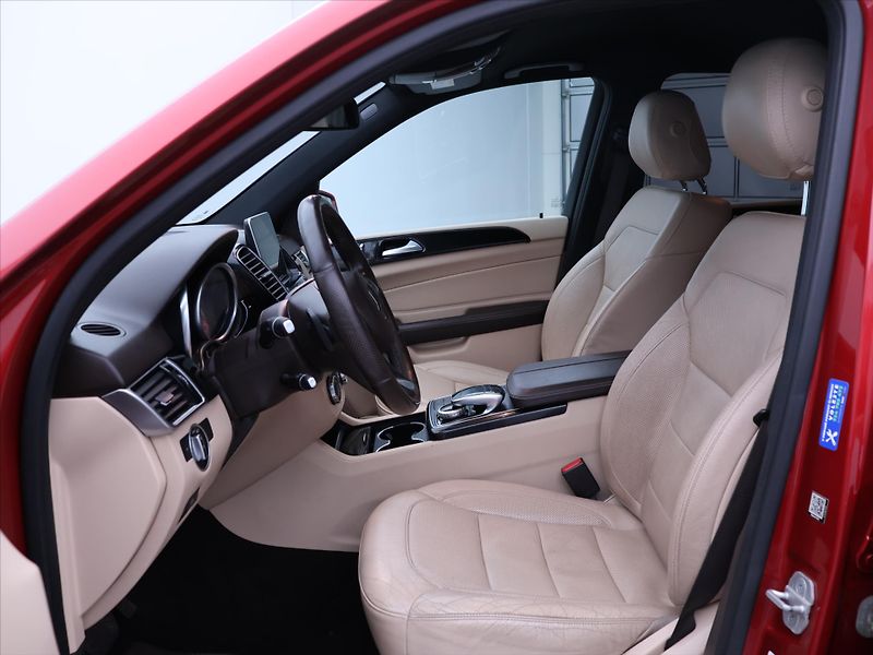 Mercedes-Benz GLE 3,0 350d 190kW 4M AMG CZ DPH - fotka 11 z 36