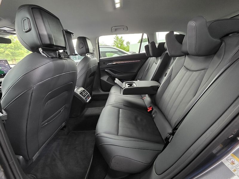 Škoda Superb Combi DSG 4M 2,0TDi 142kW L&K - fotka 22 z 28