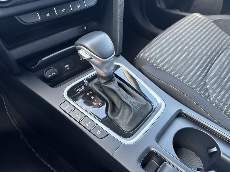 Kia Ceed 1,5 TGDi AT TOP ZÁRUKA ADAPTIV - fotka 29 z 45