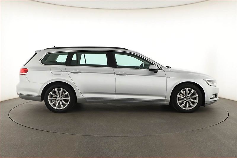 Volkswagen Passat (2015) 2.0 BiTDI, 4X4, Automat, Kůže - fotka 6 z 21