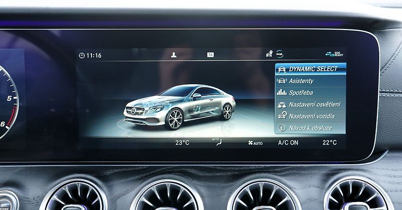 Mercedes-Benz Třídy E E 300d AMG Avantgarde/245 PS - fotka 31 z 34