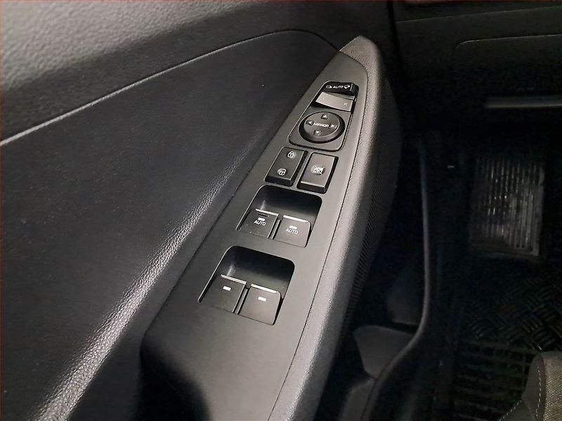 Hyundai Tucson (2020) 1.6 T-GDI, Automat, Serv.kniha - fotka 16 z 17
