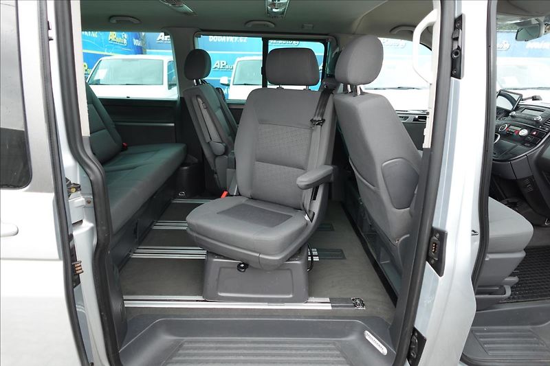 Volkswagen Multivan 2,5 TDi  7 MÍST AUTO KLIMA - fotka 17 z 30