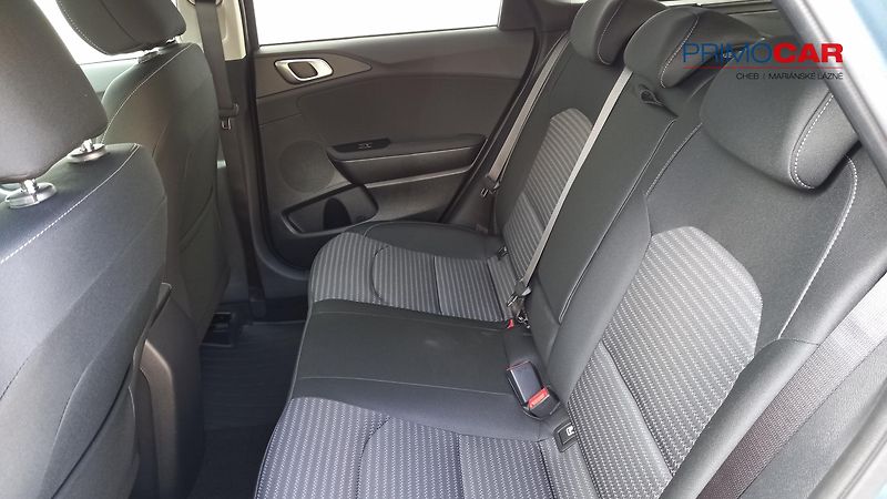 Kia Ceed SW (2024) 1,5 T-GDi TOP 7DCT Business - fotka 15 z 21