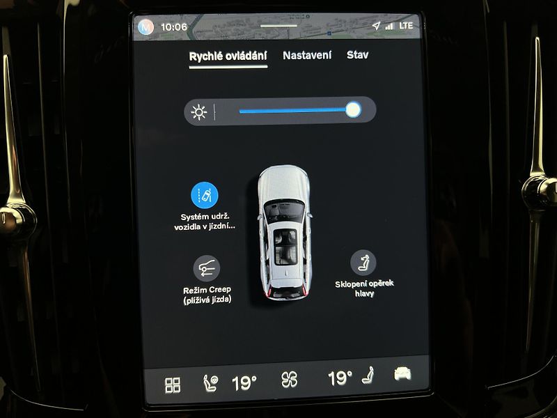 Volvo V90 T6 AWD RECHARGE CORE AUT  - fotka 33 z 47