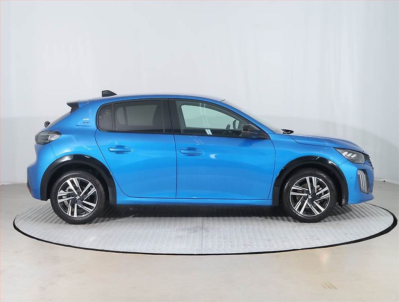 Peugeot 208 (2024) GT 1.2 PureTech, Serv.kniha - fotka 6 z 17