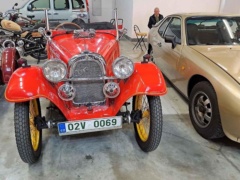 Unikátní historické vozy i náhradní díly. Na brněnském výstavišti se v sobotu konala VeteránTechna.