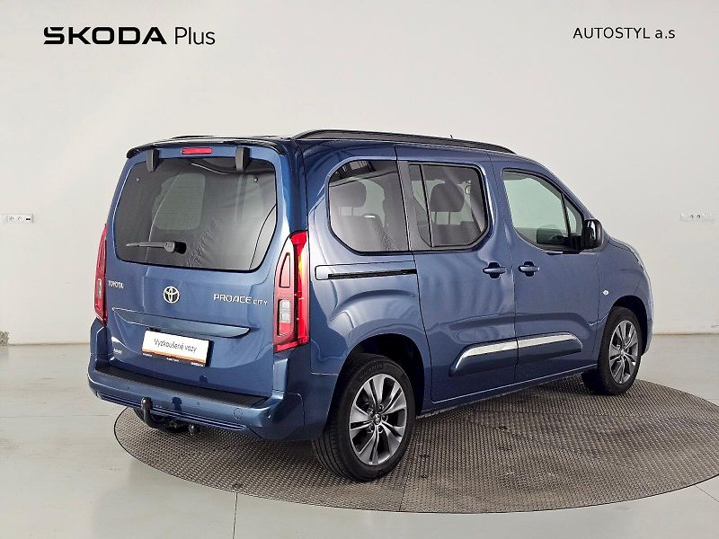 Toyota ProAce City Verso (2024) 1.2T 110k FAMILY SHORT 7S TAŽN - fotka 2 z 30