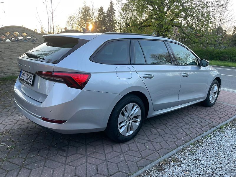 Škoda Octavia 1.5TSi 1.MAJ ČR NEBOUR. ZÁRUKA - fotka 6 z 20