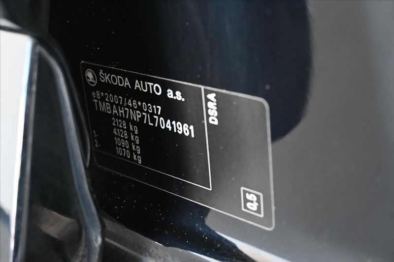 Škoda Superb 2,0 TDI 110kW Style Záruka až - fotka 12 z 32