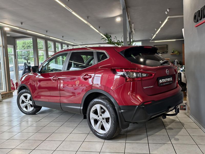 Nissan Qashqai 1.3 DIG-T 103kW KAMERA, PANO - fotka 5 z 25