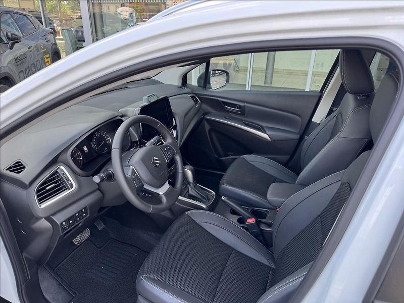 Suzuki S-Cross (2026) 1,4 Elegance 6AT Hybrid - fotka 4 z 6