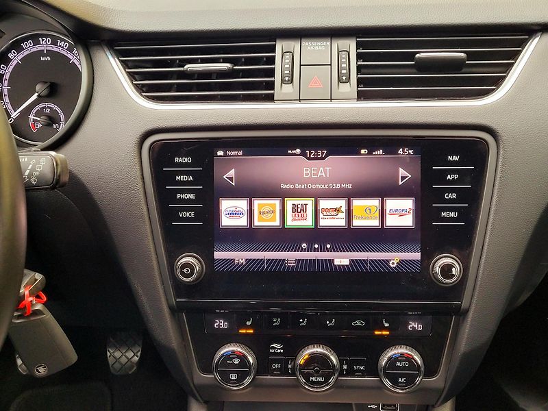 Škoda Octavia 1,6TDi SERV.KNÍŽKA,CEBIA 4x4 - fotka 35 z 46