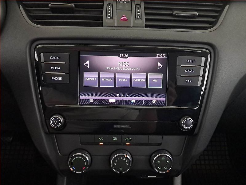 Škoda Octavia (2018) 1.6 TDI, Tempomat - fotka 12 z 17