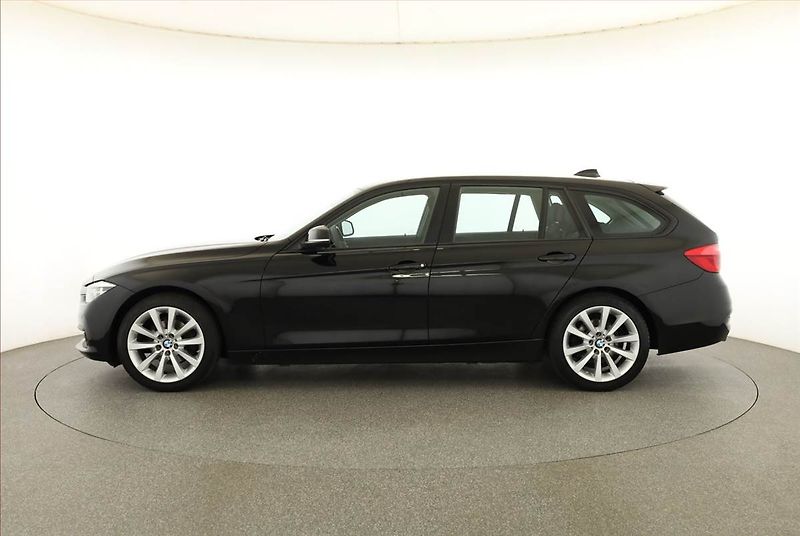 BMW Řada 3 (2017) 318 d, Automat, Serv.kniha - fotka 3 z 19