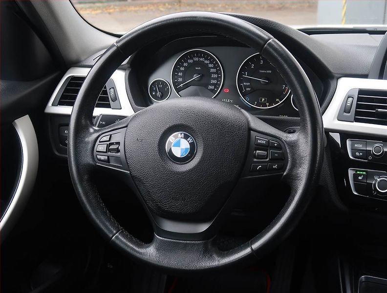 BMW Řada 3 (2018) 340 i xDrive, 4X4, Automat - fotka 22 z 22