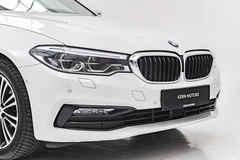 BMW Řada 5 520d xDrive*1.majitel*nebouran - fotka 10 z 39