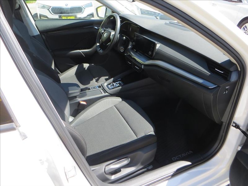 Škoda Octavia 1,5 TSI 110kW DSG Ambition ČR - fotka 10 z 26