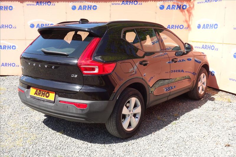 Volvo XC40 2,0 D3 110KW, MANUAL, FWD. - fotka 7 z 37