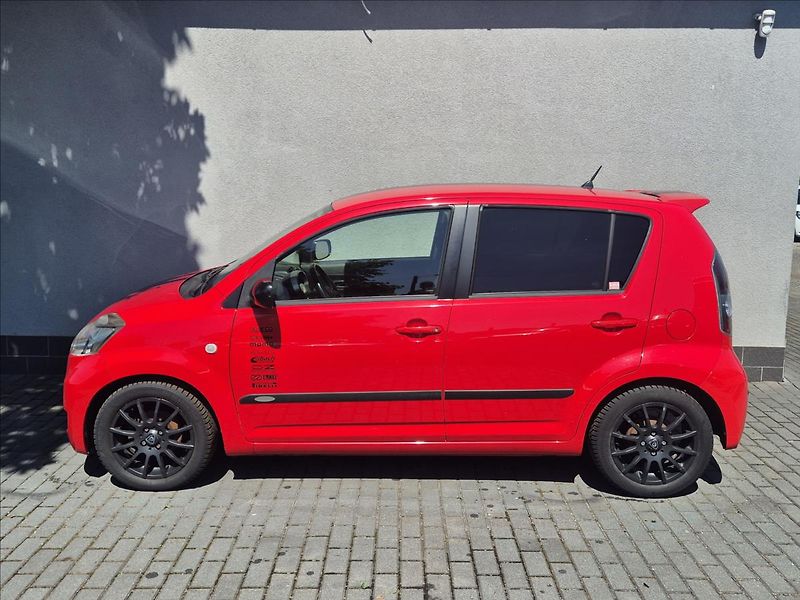 Daihatsu Sirion 1,0 i 51Kw Klima ALU - fotka 3 z 26