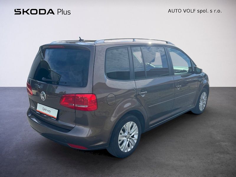 Volkswagen Touran (2013) Comfortline 1.4 TSI 103 kW 6°m - fotka 2 z 30
