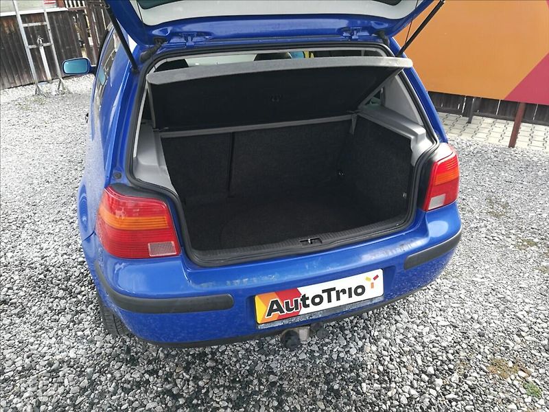 Volkswagen Golf 1,4 i 3dv. - fotka 12 z 14