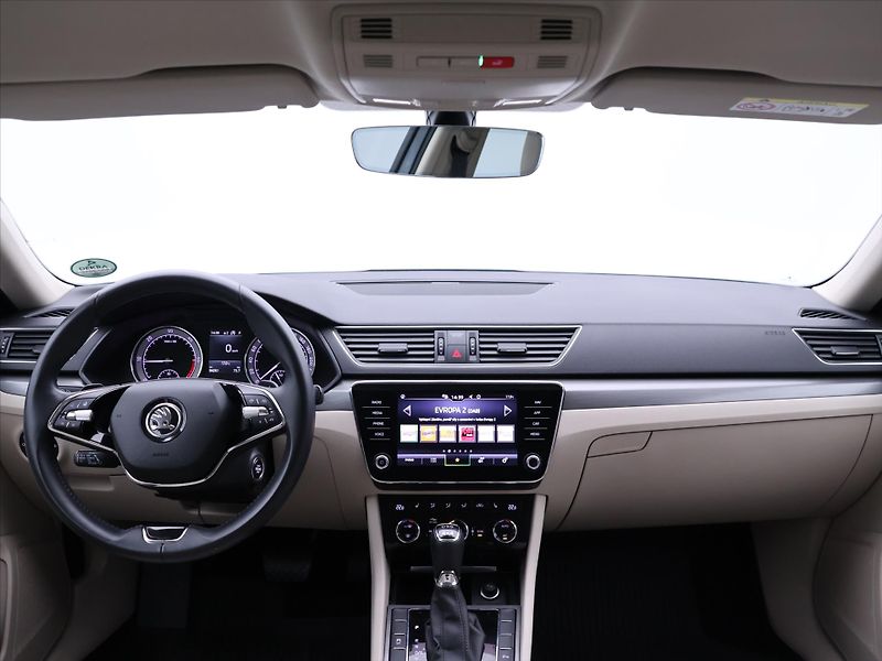 Škoda Superb 2,0 TDI DSG 4x4 CZ Style DPH - fotka 25 z 32
