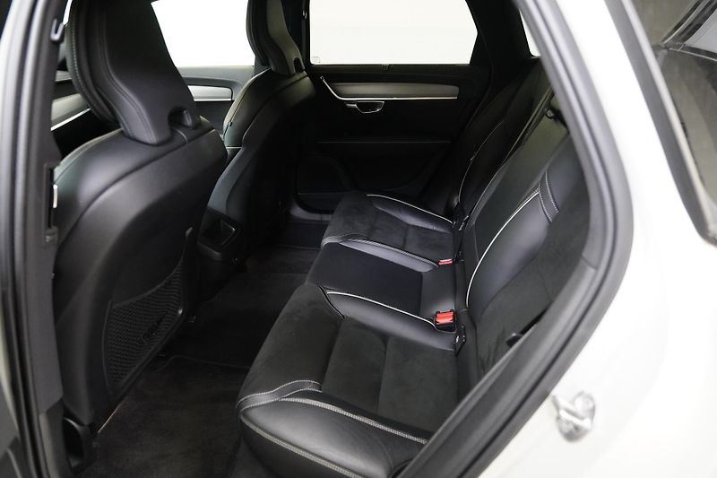 Volvo V90 - fotka 23 z 26