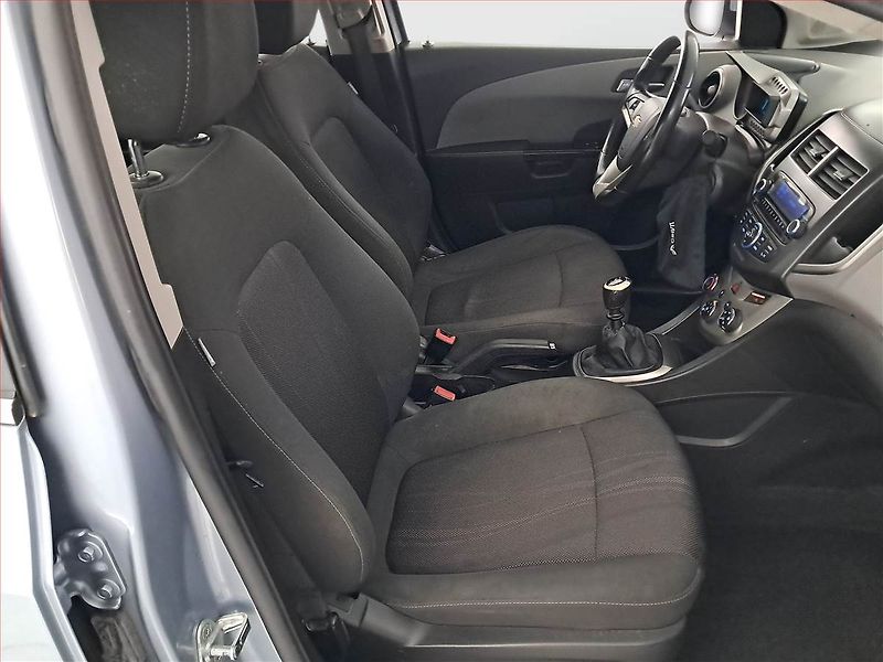 Chevrolet Aveo (2013) 1.6 i 16V, nová STK, Klima - fotka 9 z 13