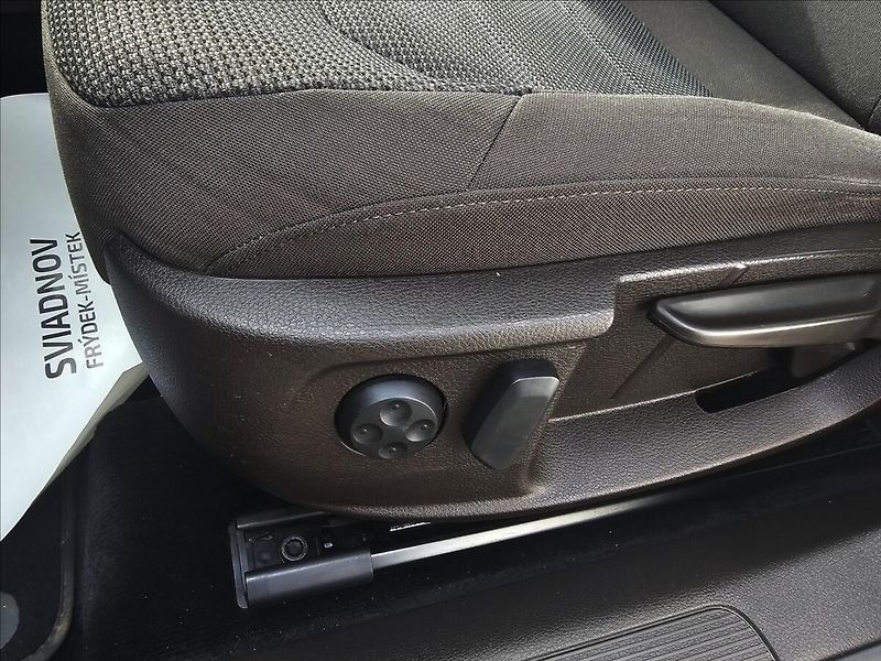 Volkswagen Passat B VII 1,4 TSi Comfortline - fotka 15 z 45
