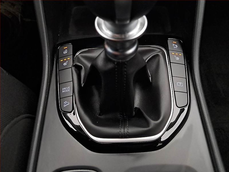 Hyundai Tucson (2022) 1.6 T-GDI - fotka 17 z 19