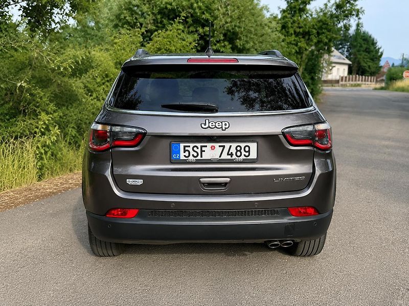 Jeep Compass (2021) 1.3 Turbo 110kW aut. Limited - fotka 5 z 14