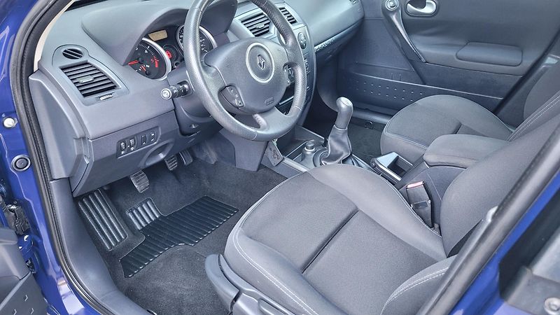 Renault Mégane 1,5 DCI 63 KW - fotka 17 z 19