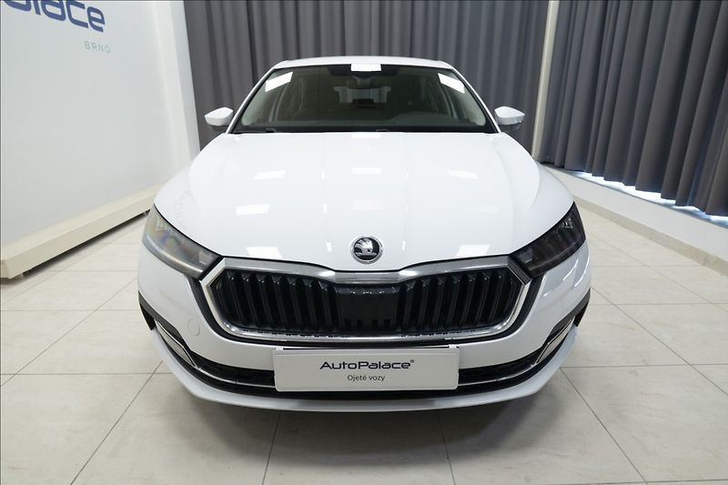 Škoda Octavia 2,0 TDI ČR KEYLESS VÝHŘEV ČR - fotka 2 z 39