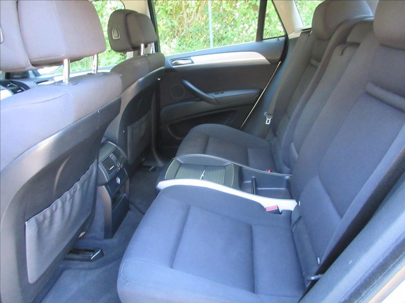 BMW X6 3,0 xDrive35D, 210Kw, Nové v Č - fotka 15 z 28