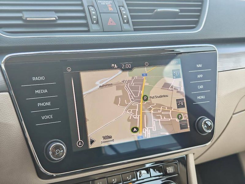 Škoda Superb Style 6MP 2,0TDI - fotka 18 z 25