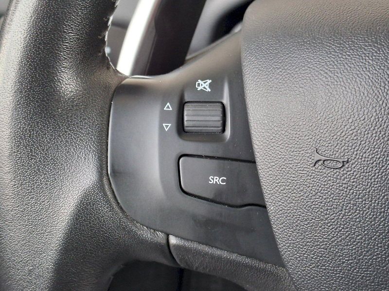 Peugeot 208 (2016) ALLURE Automat 1,2i 60kW - fotka 32 z 35