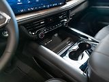 Chevrolet Suburban (2026) 6.2 V8 High Country 2026 - náhled 29