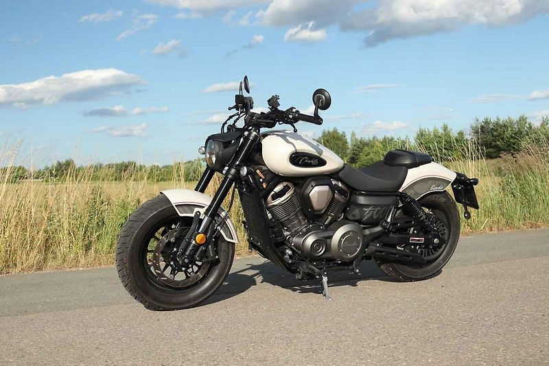 Benda Chinchilla 500 patří k motorkám, za kterými se na silnici zálibně otočíte.